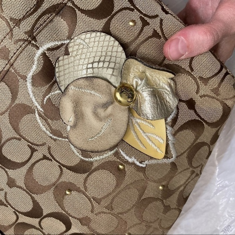 Coach Bleecker Rare Floral Signature Applique F16276 Gold Khaki Brown Tote - Picture 9 of 14